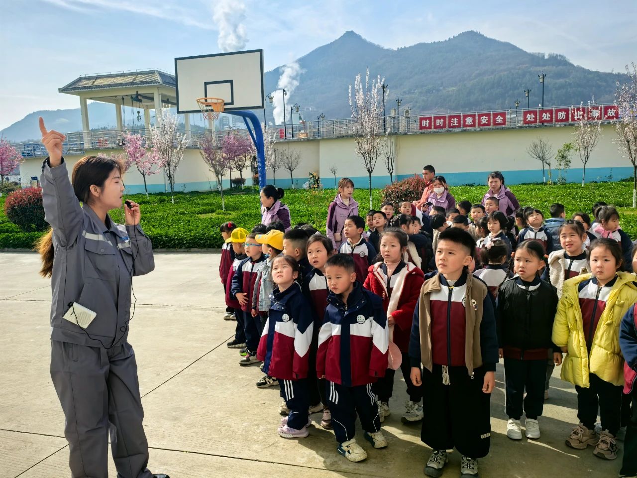 bsports必一体育公司五里镇污水处理厂迎来幼儿园师生参观学习